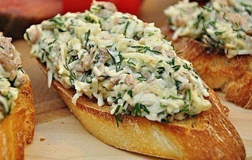 Бутерброды с печенью трески и сыром