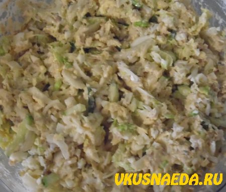 Салат с консервированой горбушей и пекинской капустой