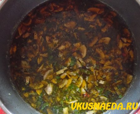 Гречневый суп с грибами из свиных рёбрышек