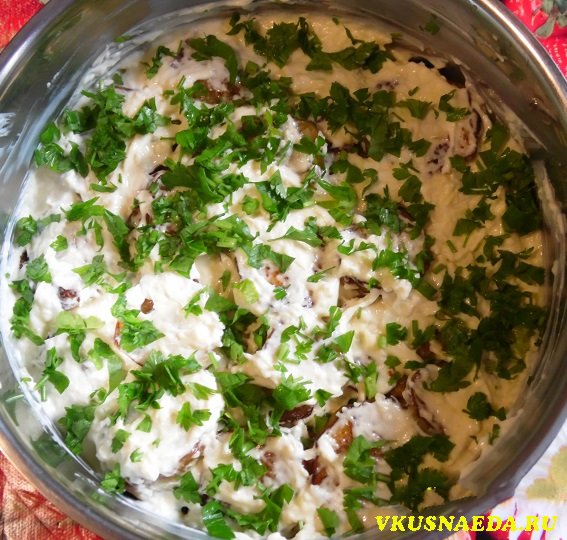 Баклажаны с чесноком, майонезом и зеленью