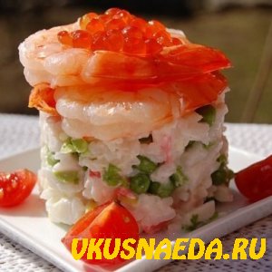 Салат из креветок авокадо и рyколлы